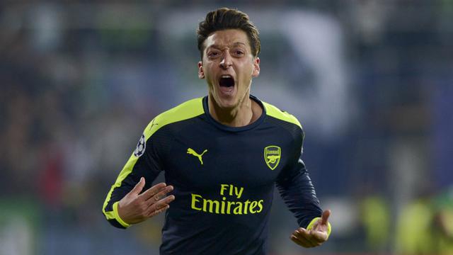Kabar Transfer: Barcelona Kejar Ozil, MU Inginkan Wonderkid City