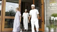 Pemain Timnas Indonesia di Masjid Islamic Center Valdesam, Bangkok, Jumat (16/11/2018). (Bola.com/Muhammad Iqbal Ichsan)