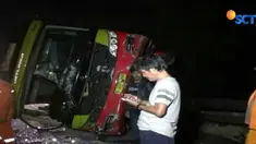 Menurut salah seorang penumpang bus yang melaju kencang hilang kendali akibat jalan licin usai diguyur hujan.