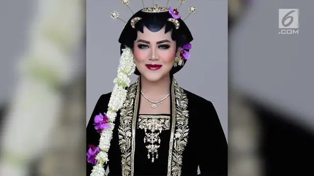 Kahiyang ayu menjadi model riasan salah satu make up artist ternama Juanda Hasid Sorumba. Kahiyang ayu tampil cantik bak pengantin Jawa.