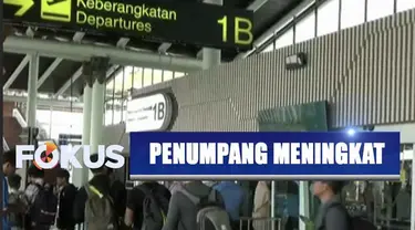 Jelang libur natal dan tahun baru, jumlah penumpang di Bandara Soekarno-Hatta mengalami peningkatan.