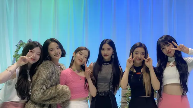 Stayc (High Up Entertainment / Twitter/ stayc_official)