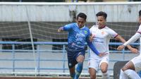Laga uji coba antara Persib Bandung kontra Sriwijaya FC yang digelar di Stadion Gelora Bandung Lautan Api, Rabu (23/6/2021). (Bola.com/Muhammad Faqih)