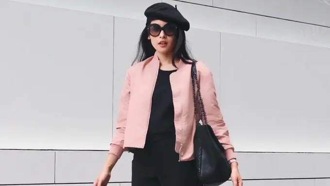 FOTO: Gaya OOTD Maudy Ayunda dengan Topi, Tampil Stylish