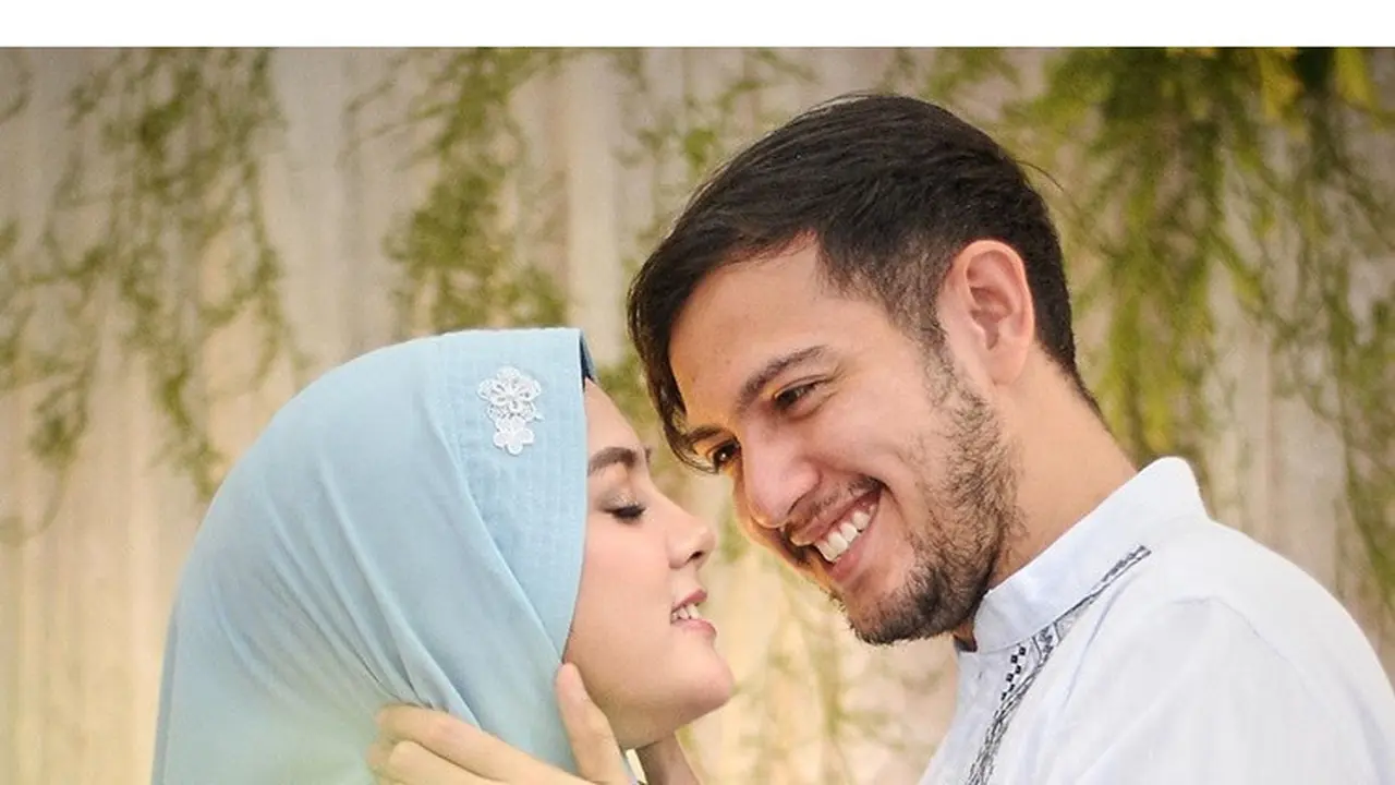 Istri Rifky Balweel Melahirkan Anak Laki-Laki, Ini 7 Potret Kehamilannya