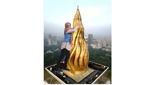 Editin Foto Saat Pegang Emas Monas Ini Hasilnya Kocak Banget