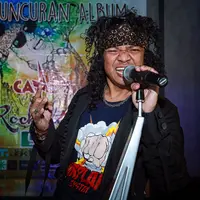 Candil di launching album 'Rockalisasi'. (Deki Prayoga/Bintang.com)