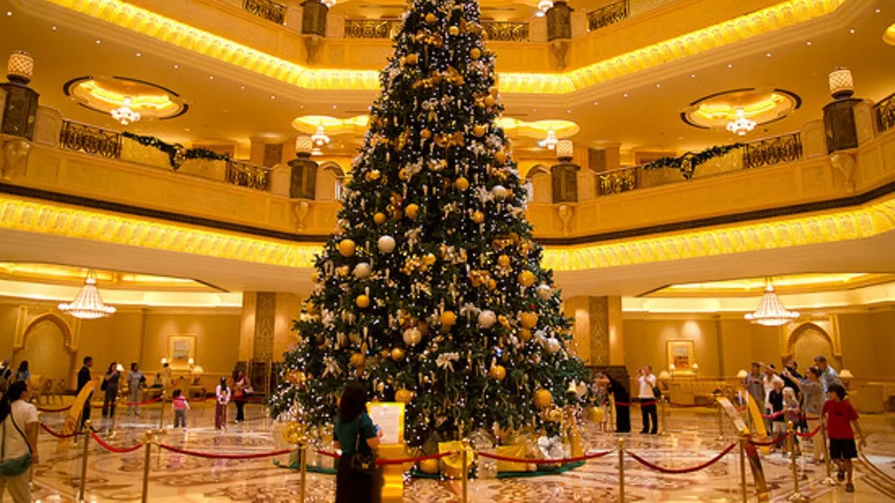 [Bintang] Pohon Natal