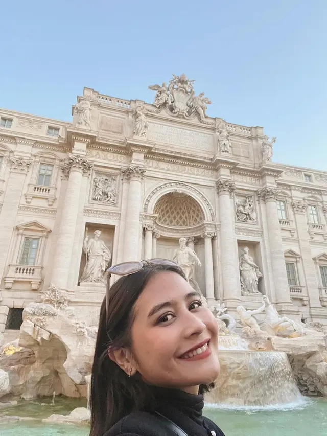 Prilly Latuconsina berlibur ke Eropa pada awal 2023 (@prillylatuconsina96)