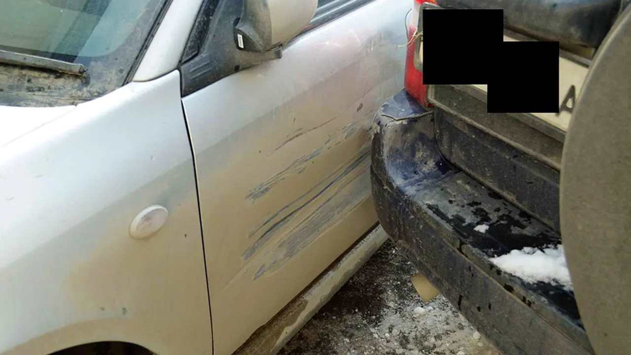 [Bintang] Tak Perlu ke Bengkel, Begini Atasi Mobil Penyok karena Kecelakaan