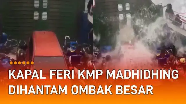 Kapal Feri KMP Madhidhing dihantam ombak besar di tengah lautan viral di media sosial.