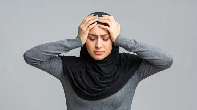 Bye Masalah Rambut yang Sering Dialami Saat WFH, Bikin Hijab Hati Adem Seharian!