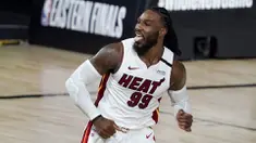 Pebasket Miami Heat, Jae Crowder, melakukan selebrasi saat melawan Boston Celtics pada gim pertama final Wilayah Timur playoff NBA di SPN World of Sports Complex, Selasa (15/9/2020). Heat menang dengan skor 117-114. (AP/Mark J. Terrill)