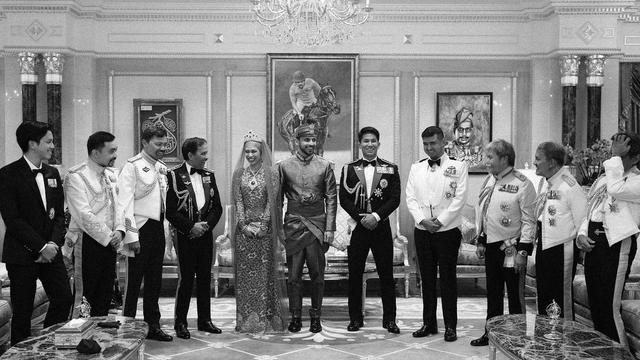 7 Potret Pangeran Abdul Mateen di Royal Wedding Sang Kakak, Curi Perhatian