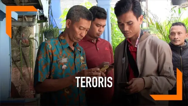 Tim Densus 88 menangkap seorang penjual baju koko di Grobogan, Jawa Tengah karena diduga sebagai seorang teroris.