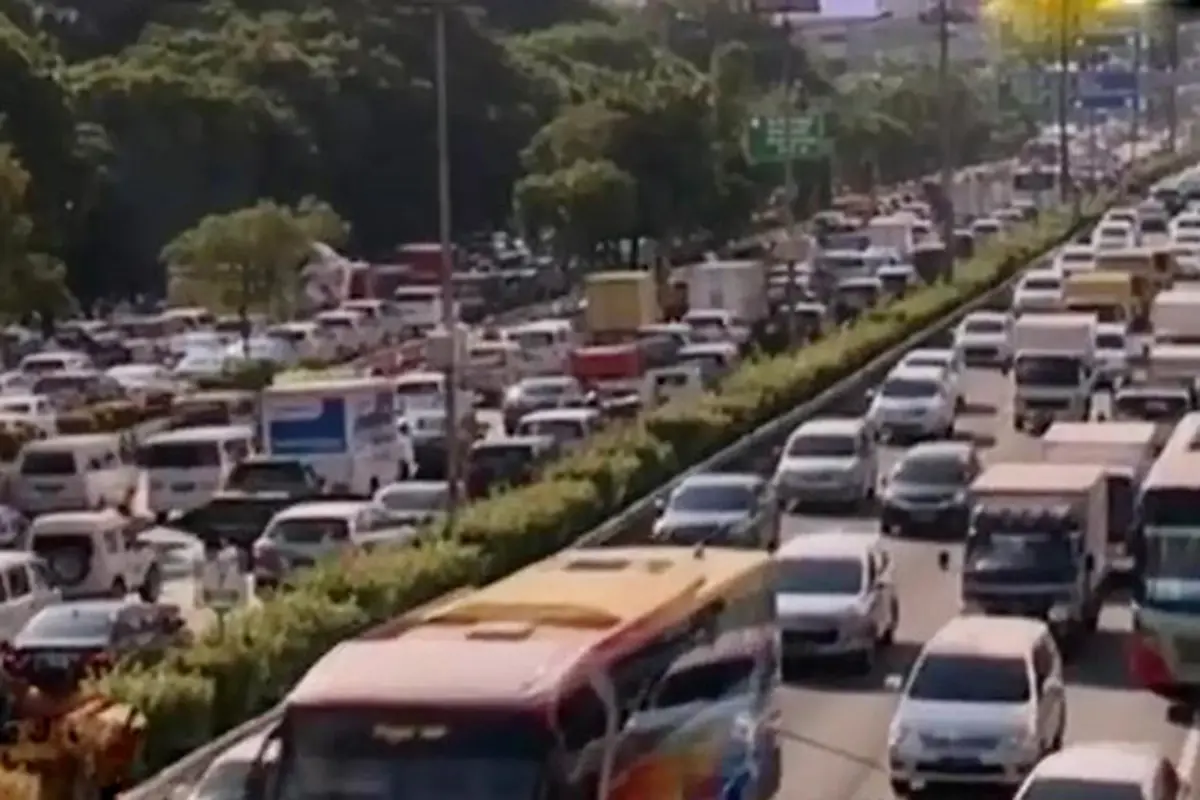 Segmen 3: Kemacetan Jelang Libur Panjang hingga Ibu Lempar Anak