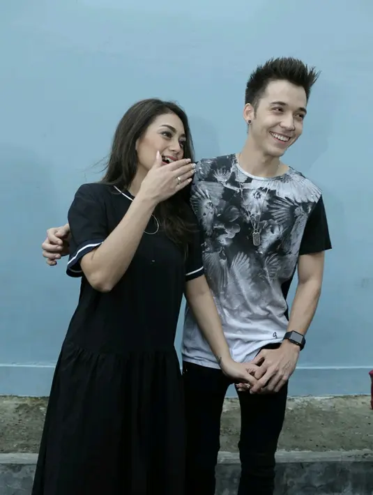 Sebagai istri, Celine Evangelista juga selalu mendukung dengan karier suaminya, Stefan William yang resmi mempersunting pada November 2016 silam. (Galih W. Satria/Bintang.com)