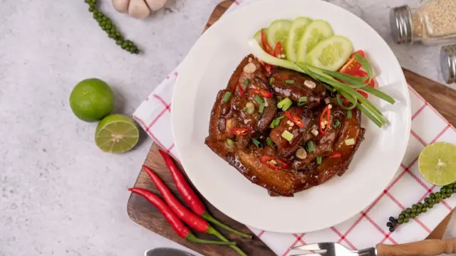 Ilustrasi Oseng Kikil (Photo by jcomp on Freepik)