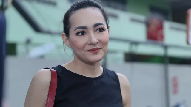 [Bintang] Dewi Rezer