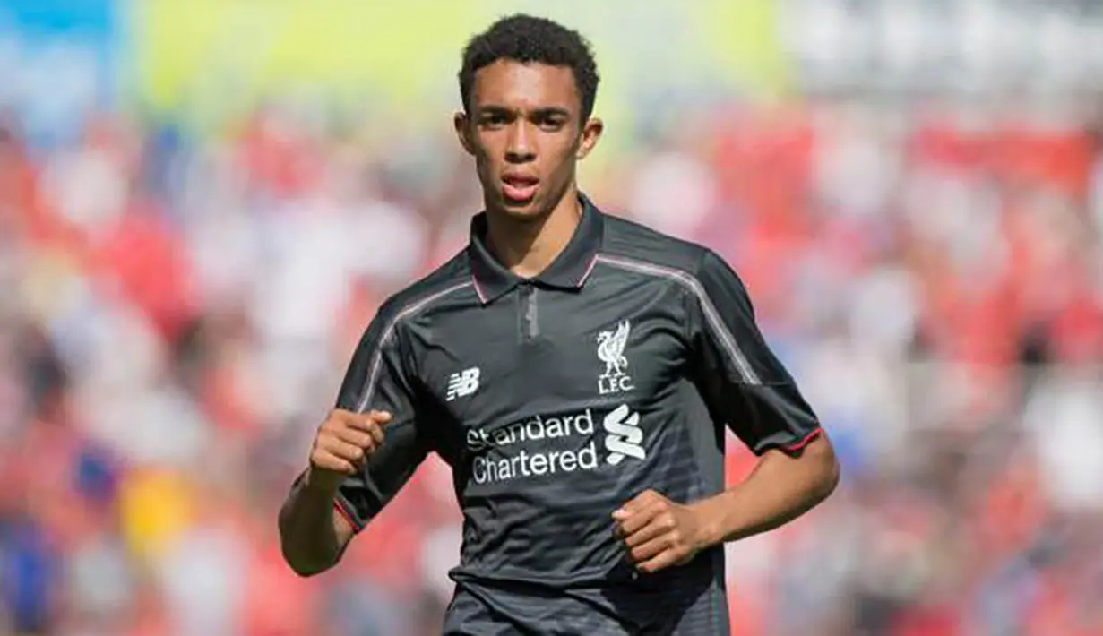 3. Trend Alexander-Arnold (17 tahun), pemuda ini bisa bermain diberbagai posisi, mulai dari gelandang tengah hingga bek kanan. Pelatih Liverpool, Jurgen Klopp menganggapnya sebagai salah satu talenta terbaik di tim junior The Reds. (Squawka)