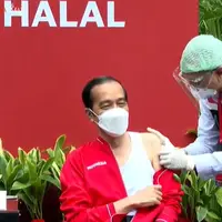 Jokowi ungkap target vaksinasi Corona di Indonesia, usai menjalani vaksinasi tahap kedua.