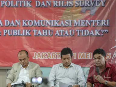 Ketua DPP PDIP Andreas Pareira, Agung Suprio dan Direktur Eksekutif PolcoMM Institute Heri Budianto saat Rilis Survei dan Diskusi "Kinerja dan Komunikasi Menteri Jokowi: Publik Tahu atau Tidak ?" di Jakarta, Senin (11/5/2015). (Liputan6.com/Faizal Fanani)