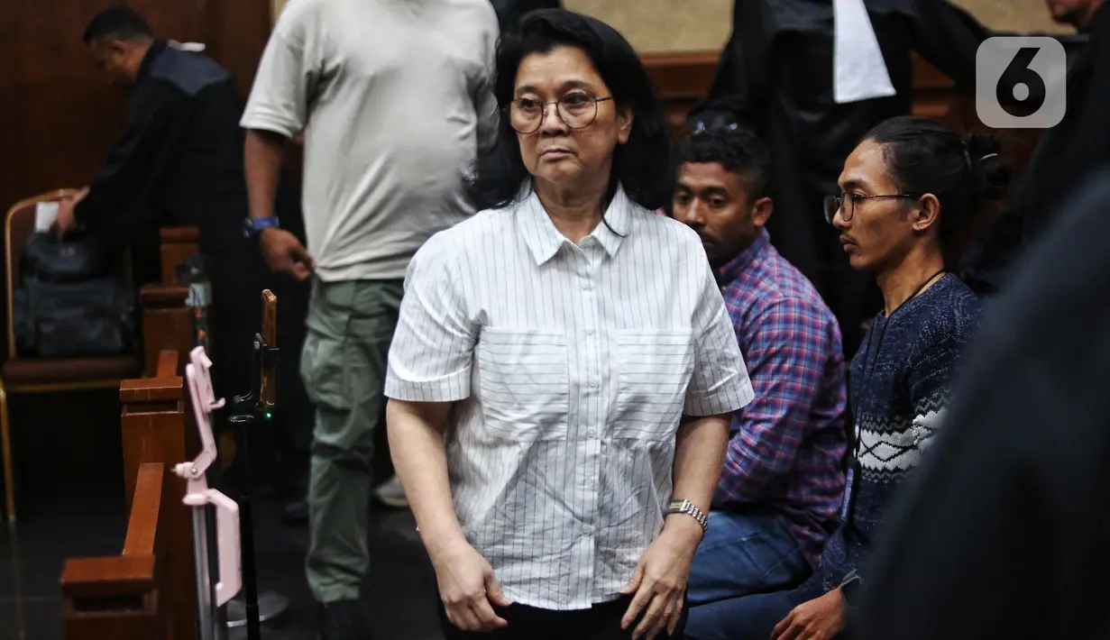 Terdakwa suap kepada hakim pemberi vonis bebas Gregorius Ronald Tannur, Lisa Rachmat bersiap mengikuti sidang pembacaan dakwaan di Pengadilan Tindak Pidana Korupsi (Tipikor) Jakarta, Senin (10/2/2025). (Liputan6.com/Angga Yuniar)