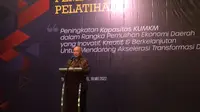 Menteri Koperasi dan UKM (MenkopUKM) Teten Masduki membuka pelatihan, peningkatan, Kapasitas KUMKM di Daerah Istimewa Yogyakarta (DIY) yang kreatif, inovatif dan berkelanjutan untuk mendorong akselerasi transformasi digital, di Yogyakarta, Kamis (19/5/2022).