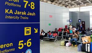 Kereta Jarak Jauh di Stasiun Jatinegara (Foto: KAI/Liputan6.com)