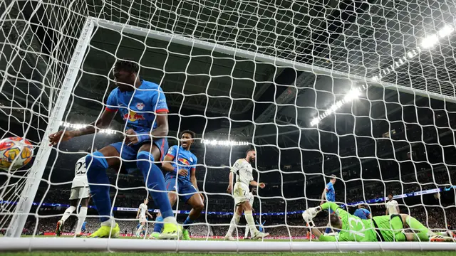 Foto: Selamat dari Malu di Santiago Bernabeu, Real Madrid Melaju ke Perempat Final Liga Champions dengan Skor Imbang 1-1