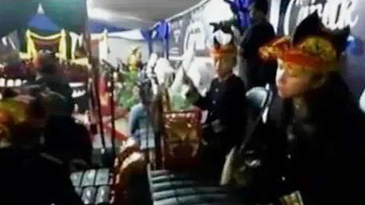  Festival Angklung Caruk