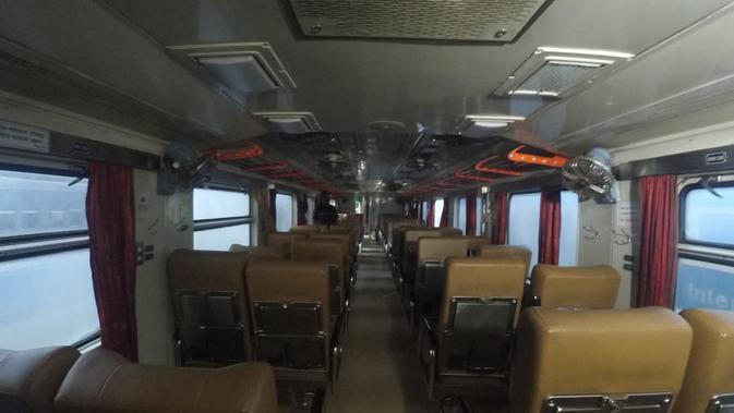 Sonar Bangla Express, kereta api super kuat buatan PT Inka yang diekspor ke Bangladesh. (Liputan6.com/Afra Augesti)