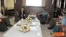 Citizen6, Jakarta: Panglima TNI Laksamana TNI Agus Suhartono, didampingi Asintel Panglima TNI Mayjen TNI Tisna Komara dan para pejabat teras TNI lainnya menerima kunjungan Dubes Mr. Anil Kumar Nayar. (Pengirim: Badarudin Bakri).