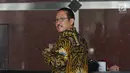 Mantan Kepala BPPN, I Putu Gede Ary Suta usai menjalani pemeriksaan oleh penyidik di gedung KPK, Jakarta, Rabu (29/8). Ary Suta diperiksa untuk penyelidikan terkait dugaan korupsi penerbitan SKL BLBI. (Merdeka.com/Dwi Narwoko)
