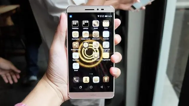 Hands-on Coolpad Max