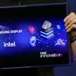 Intel dan Samsung Display memamerkan sebuah layar yang bisa digeser yang nantinya akan diaplikasikan di PC besutan Intel (Foto: Intel).