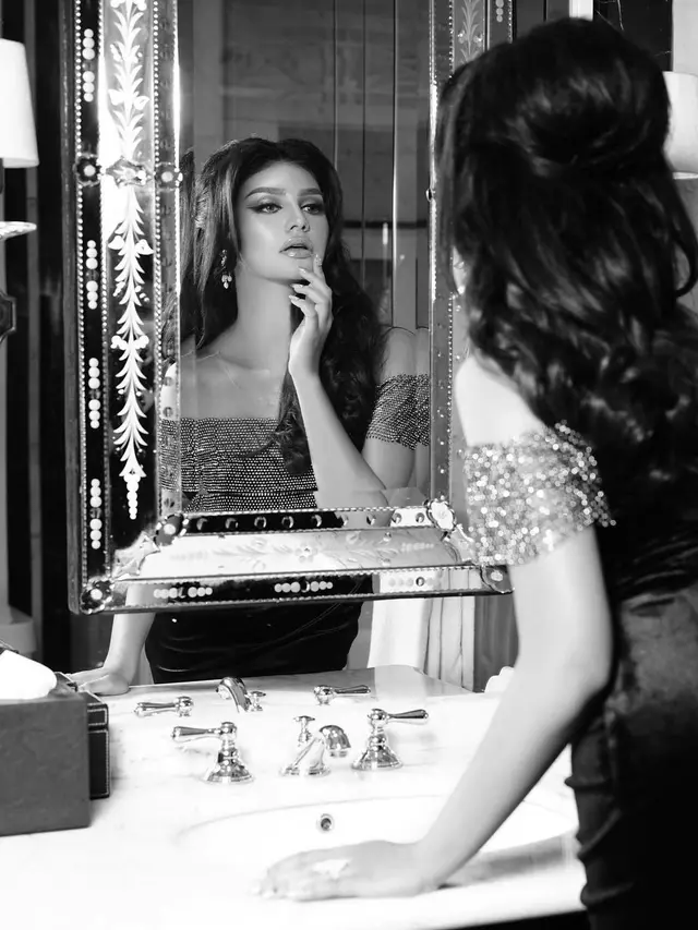 Disebut Mirip Amy Winehouse, Ini 5 Gaya Pemotretan Terbaru Jihane Almira