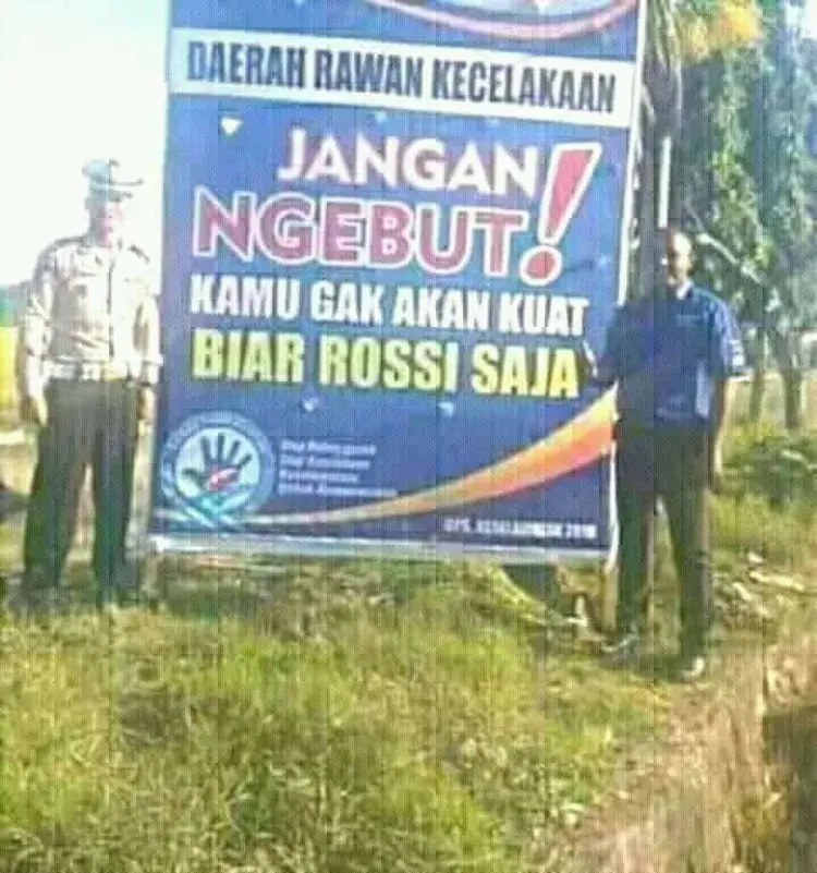 14 Foto Spanduk di Jalan yang Terkesan Ngasal, tapi Pesannya Nancap