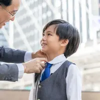 Rasa takut gagal sebenarnya bisa diubah dengan pendekatan yang tepat. Dengan strategi berbasis riset dan pola asuh yang mendukung growth mindset, orangtua dapat membantu anak melihat kegagalan sebagai bagian alami dari proses belajar, bukan sebagai cerminan nilai dirinya. (foto/dok: freepik/jcomp)