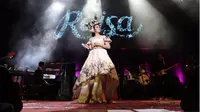 Gemerlap konser Raisa `Pemeran Utama` di Surabaya (15/11/2015) [foto: instagram/raisa6690]