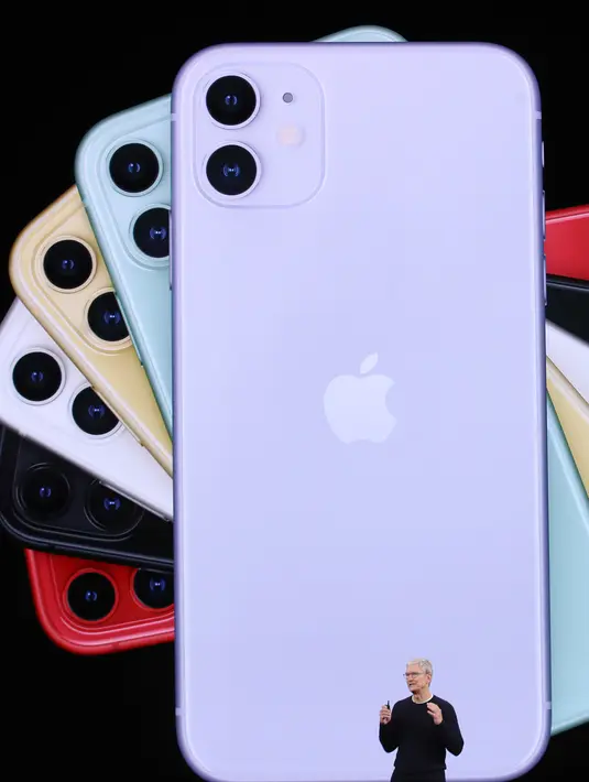 CEO Apple Tim Cook mengumumkan peluncuran iPhone 11 di Steve Jobs Theatre, Cupertino, California, Amerika Serikat, Selasa (10/9/2019). Apple menyematkan chipset A13 bionic pada iPhone 11, iPhone 11 Pro, dan iPhone 11 Max Pro. (Justin Sullivan/Getty Images/AFP)