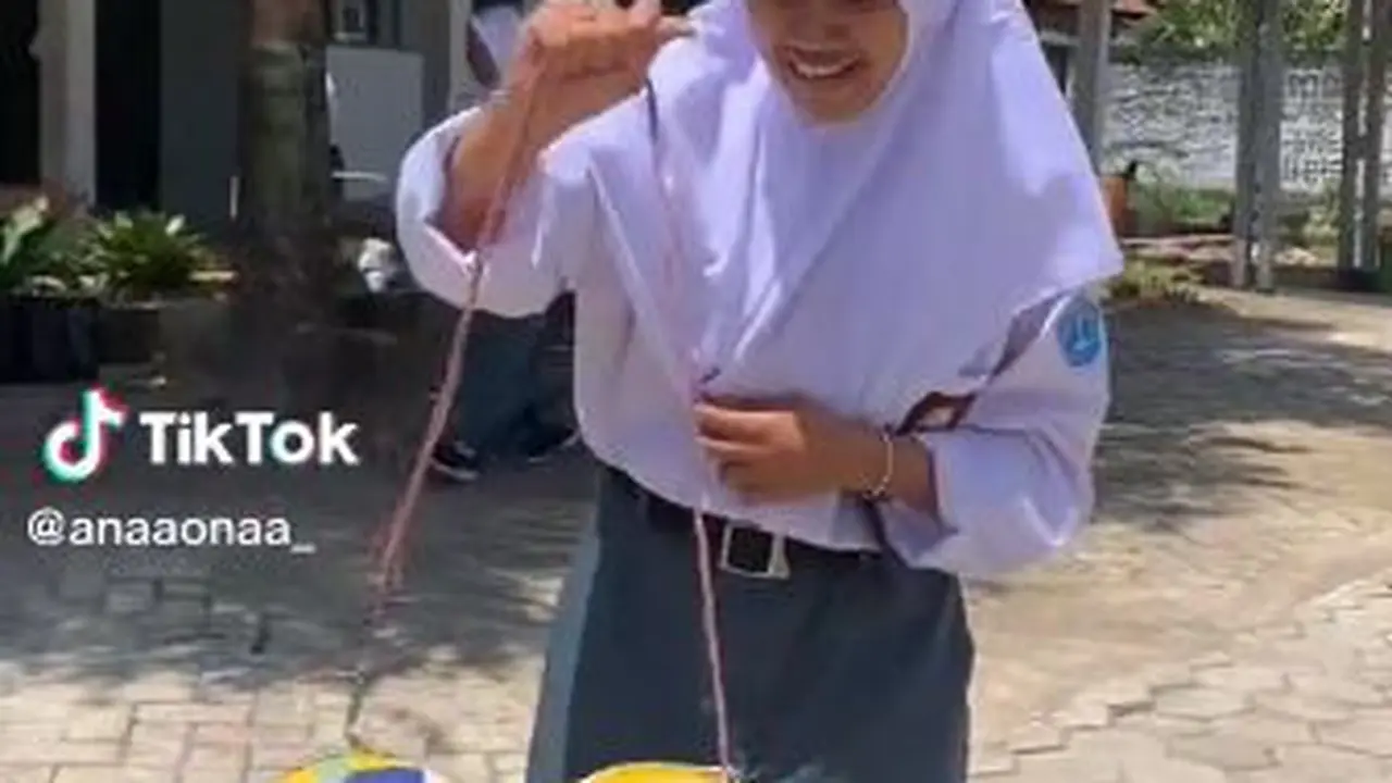 6 Potret Latto-Latto Anti-Mainstream Ini Bikin Tepuk Jidat, Kocak