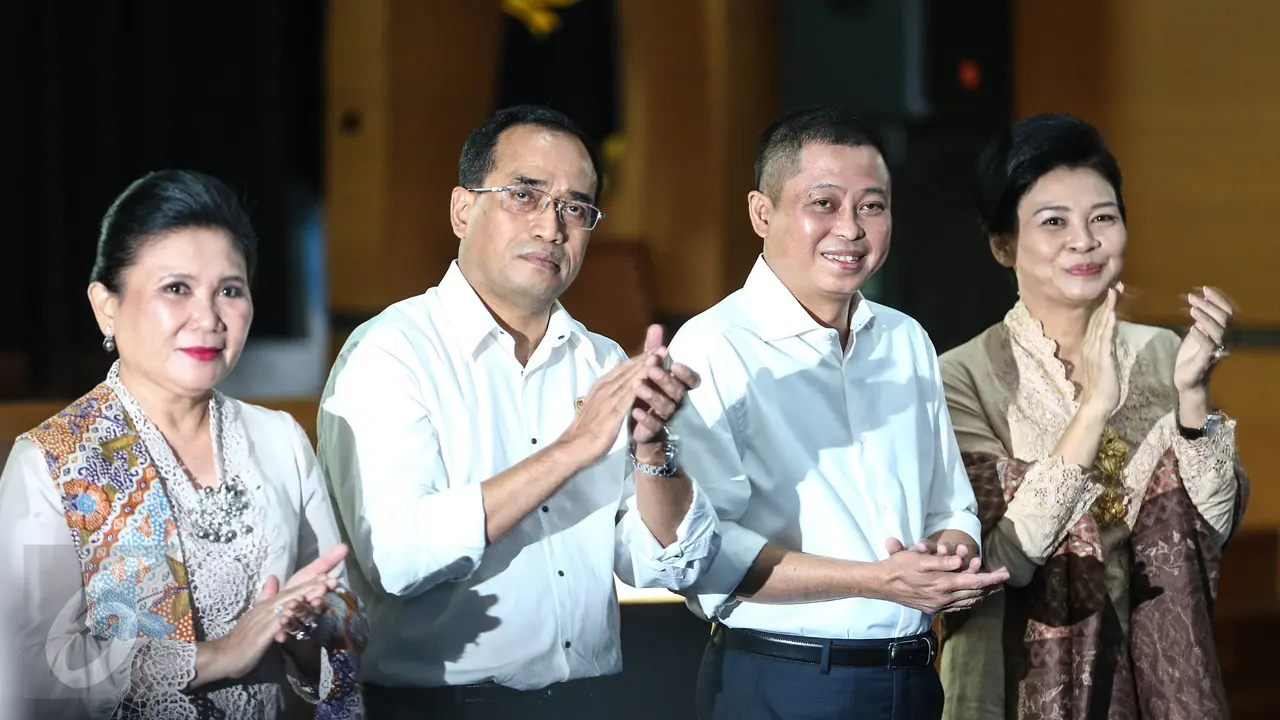 20160728-Ignasius Jonan Serahkan Jabatan Menteri Perhubungan ke Budi Karya-Jakarta