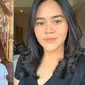 6 Potret Dewi Nurmania Anak Sulung Muzdalifah, Disebut Mirip Kahiyang Ayu (sumber: Instagram.com/dewinurmania)