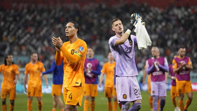 Foto: Momen Indah Daley Blind Rayakan Gol Bersama Sang Ayah, Belanda Jadi Tim Pertama yang Lolos ke Perempatfinal Piala Dunia 2022