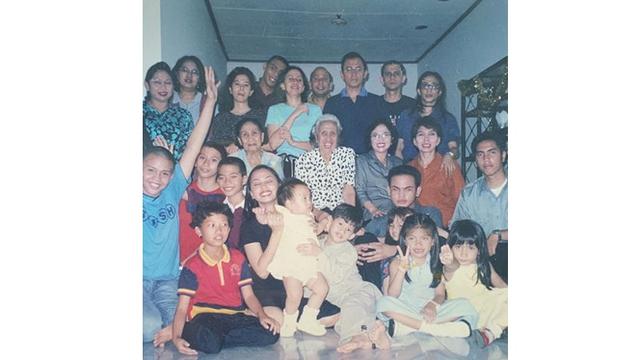 5 Foto Lawas Pengacara Sunan Kalijaga, Disebut Mirip Presiden Jokowi