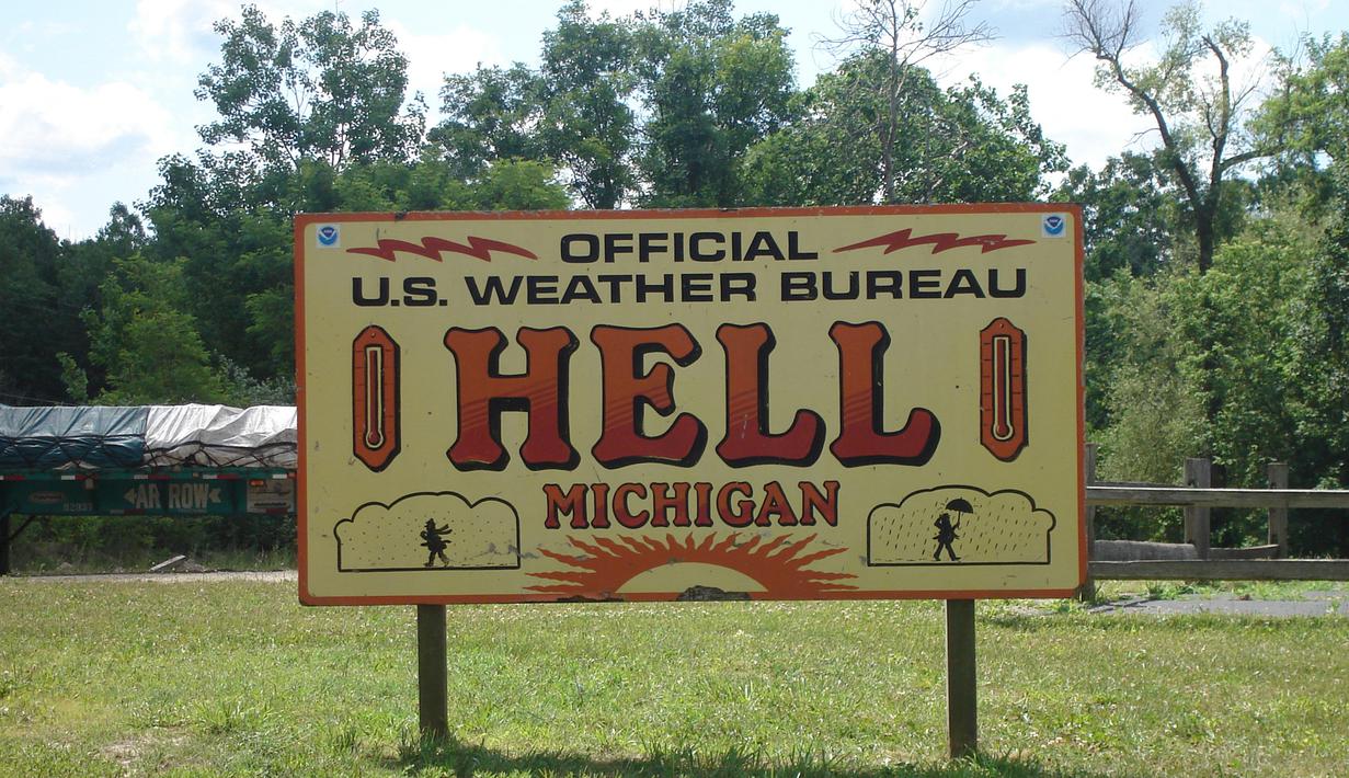 Berlokasi di 15 km sebelah barat laut Ann Arbor, Amerika Serikat dengan jumlah penduduk beberapa ratus. Memiliki nama kota "Hell" atau bisa disebut Neraka. (en.wikipedia.org)