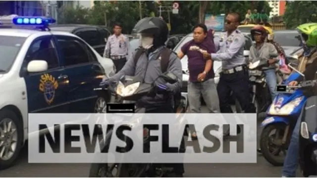 Foto petugas Dinas Perhubungan (Dishub) yang tampak melakukan tindakan kekerasan terhadap pengendara mobil di kawasan Kasablanka, Jakarta Selatan, menjadi viral.