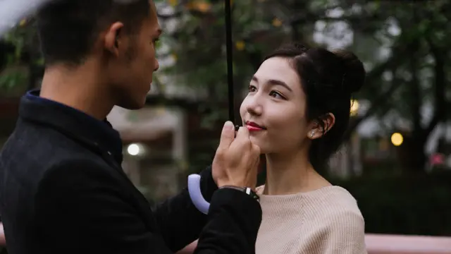 perempuan dan pasangan 7 mei