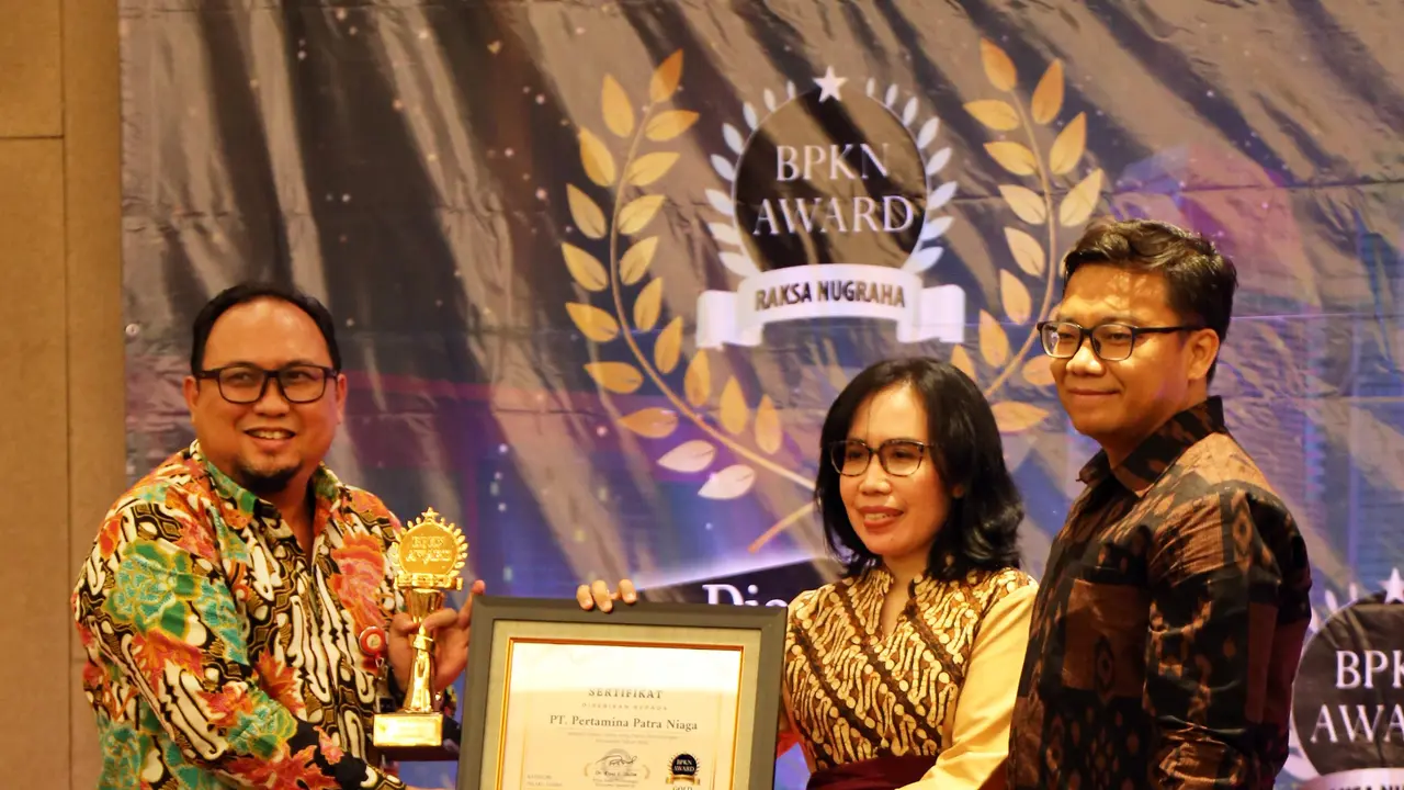 PT Pertamina Patra Niaga, Sub Holding Commercial & Trading PT Pertamina (Persero), berhasil memperoleh penghargaan Gold pada BPKN Award Raksa Nugraha 2022 sebagai pelaku usaha yang peduli perlindungan konsumen.